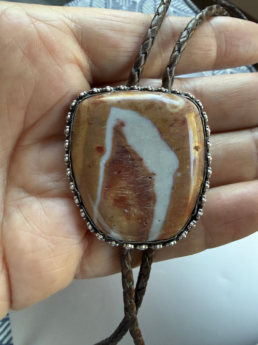 Gemfield Chalcedony bolo tie in silver